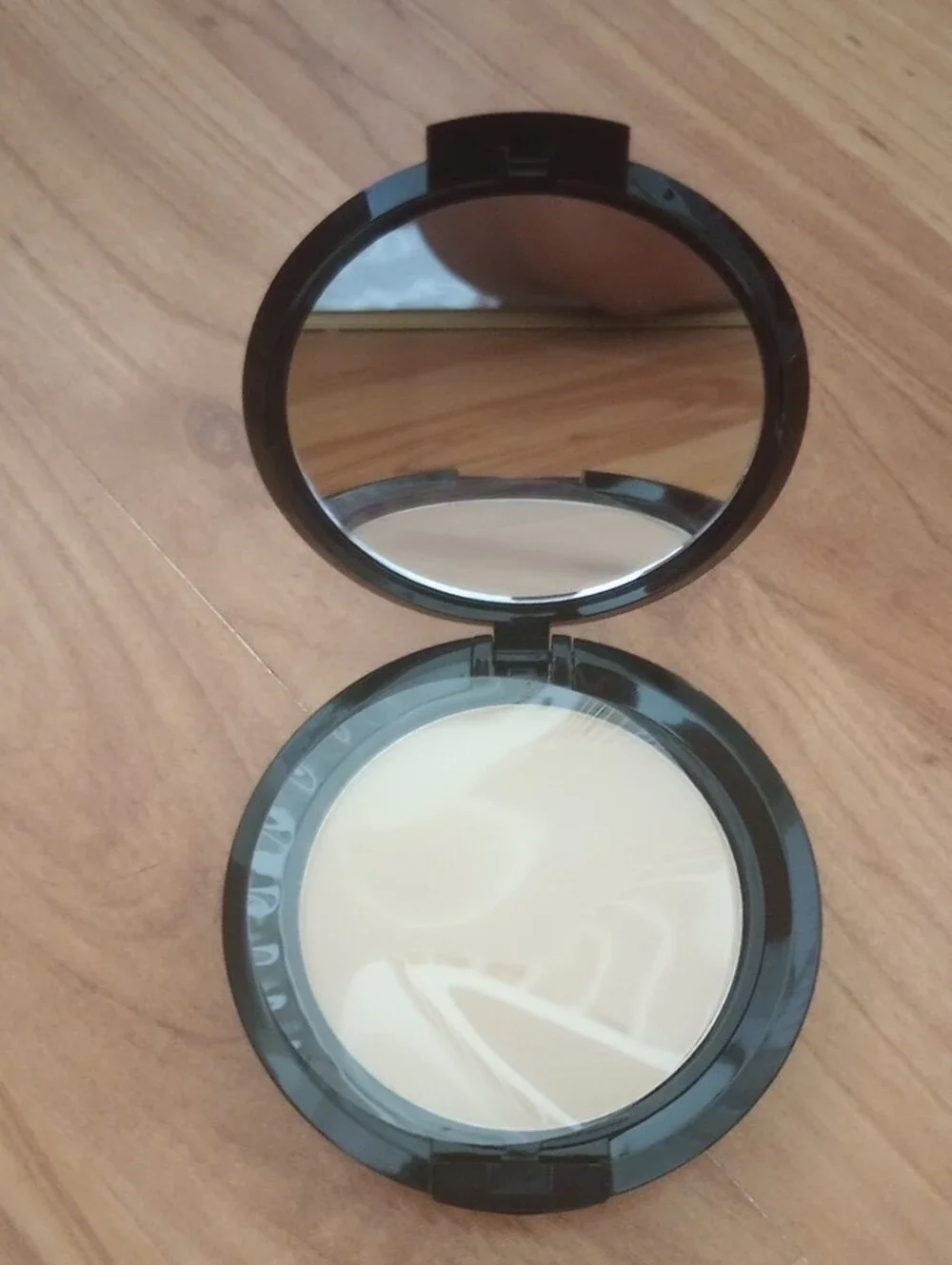 New NYX Stay Matte But Not Flat Powder Foundation - Warm Beige